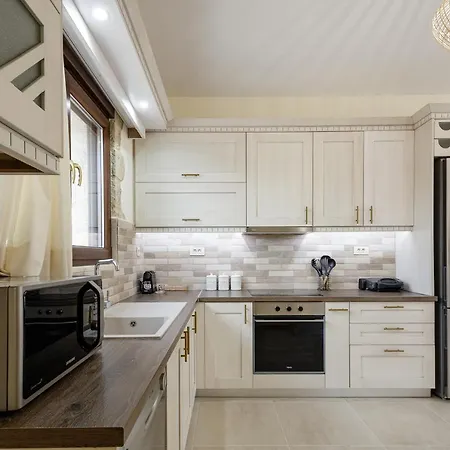 Unique, Stonebuilt, Rural With Private Pools! Melidhónion