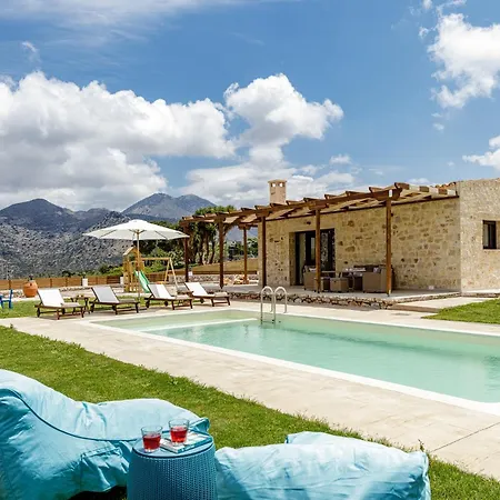 Unique, Stonebuilt, Rural With Private Pools! *
