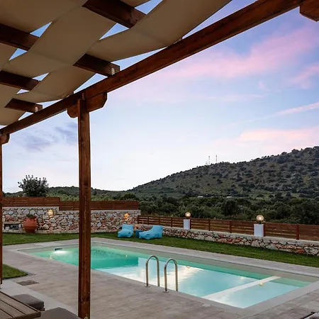 Unique, Stonebuilt, Rural With Private Pools! *